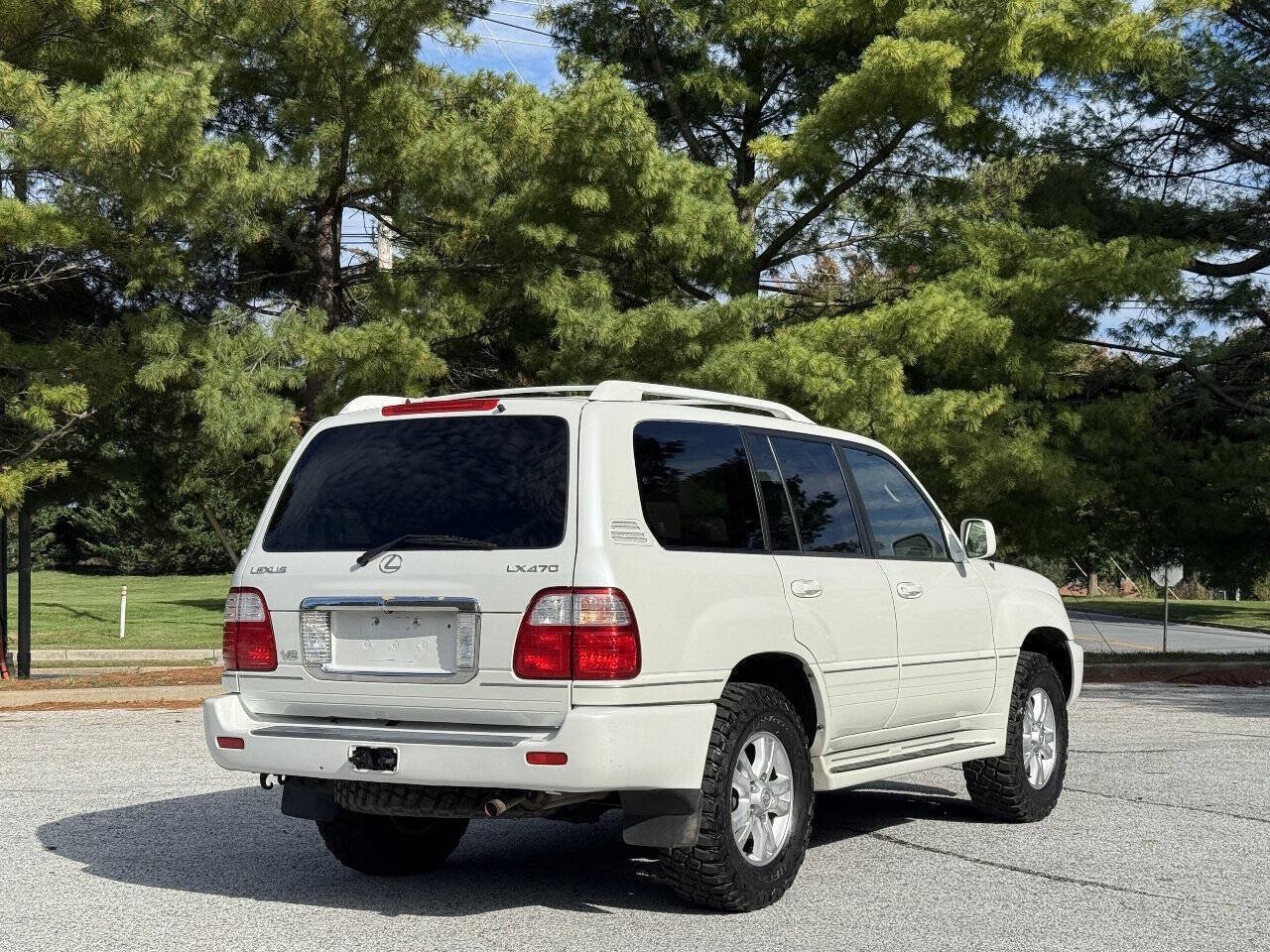 Used 2005 Lexus LX 470 4WD w/ Preferred Accessory Pkg image 10
