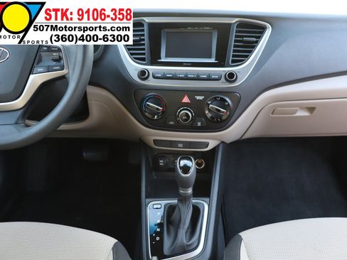 Used 2018 Hyundai Accent SE image 17