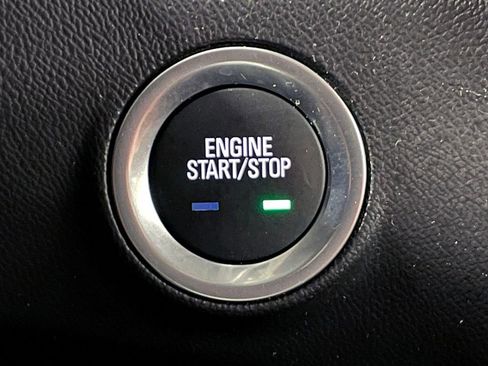 Used 2023 GMC Terrain SLE w/ Driver Convenience Package image 29