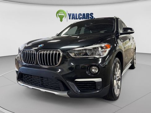 Used 2017 BMW X1 xDrive28i w/ Premium Package AWD/4WD image 9
