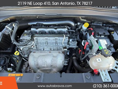 Used 2016 Jeep Renegade Latitude FWD image 24