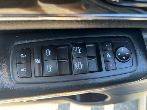 Used 2020 Jeep Grand Cherokee Trailhawk w/ Trailhawk Luxury Group AWD/4WD image 12