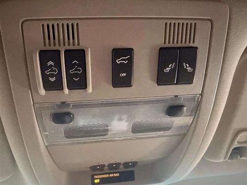 Used 2009 Cadillac Escalade AWD image 36