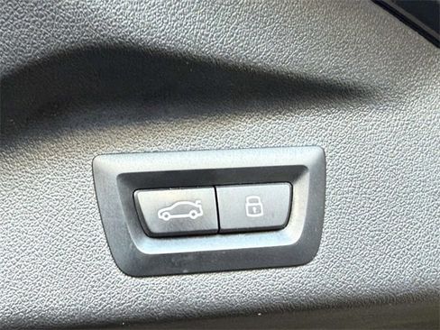 Used 2023 BMW X7 xDrive40i w/ M Sport Package image 18