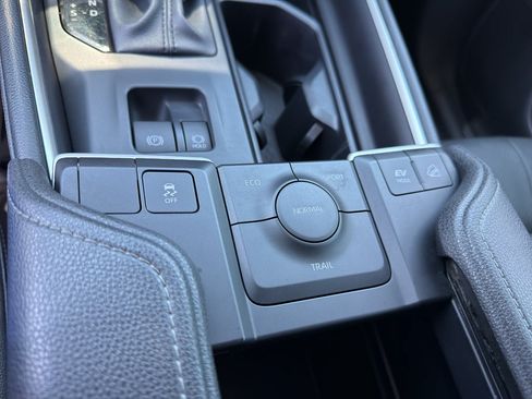 Used 2025 Toyota Grand Highlander AWD Hybrid image 16