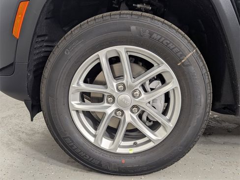 New 2025 Jeep Grand Cherokee Laredo X image 9