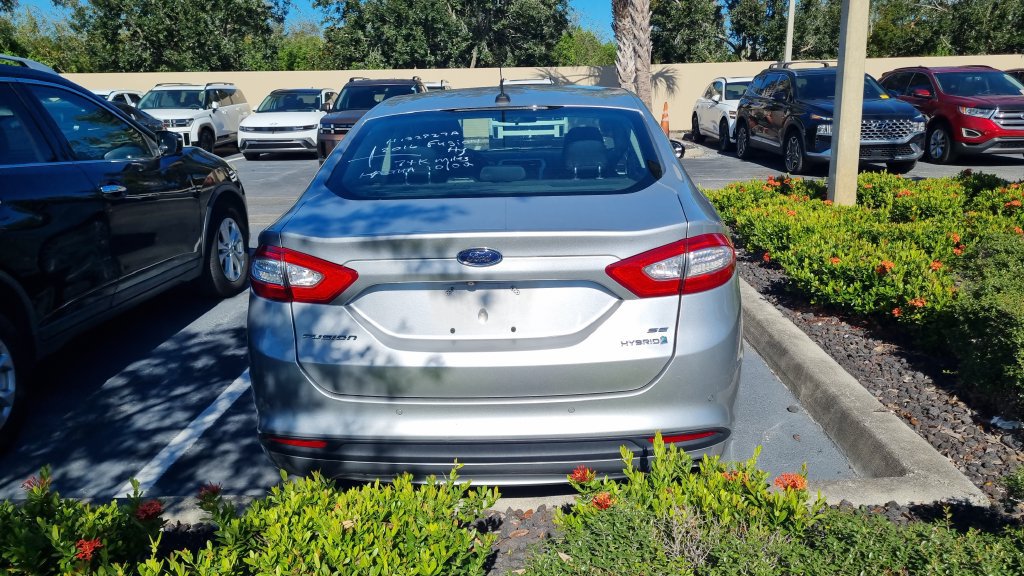 Used 2016 Ford Fusion SE FWD image 5