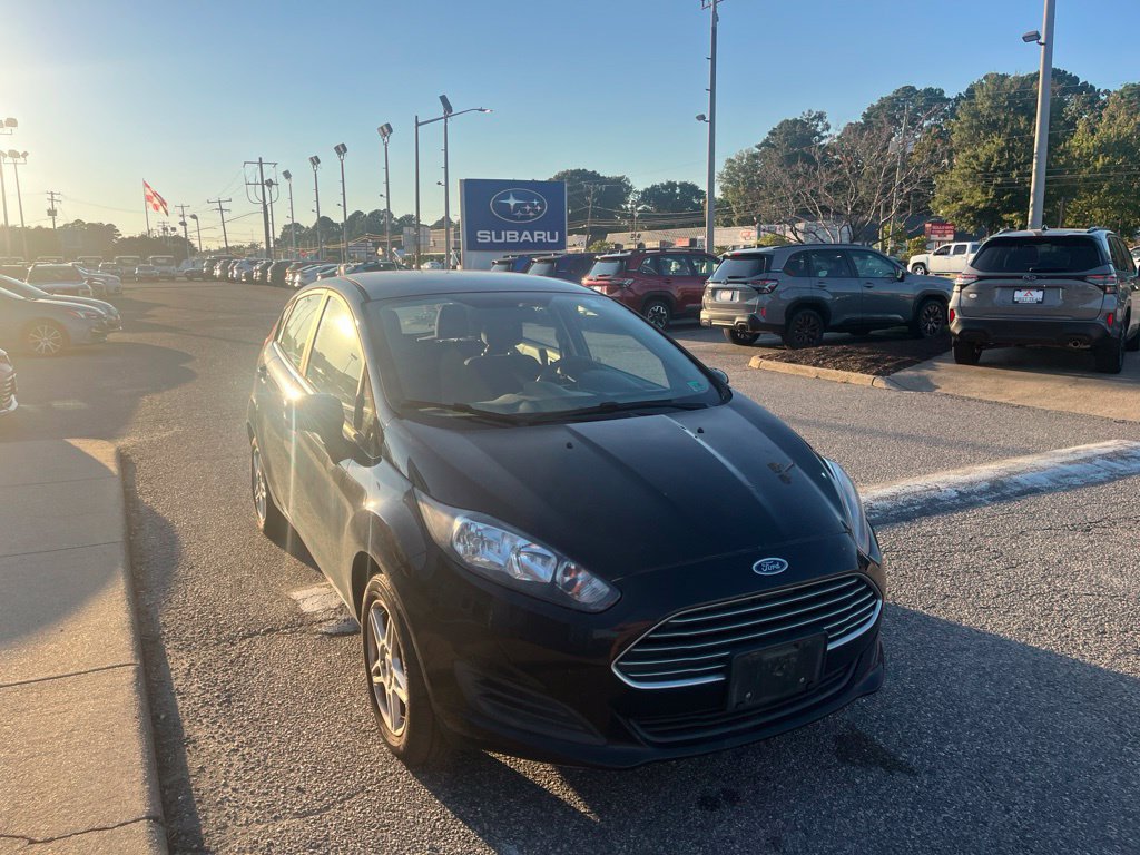 Used 2018 Ford Fiesta SE FWD image 2