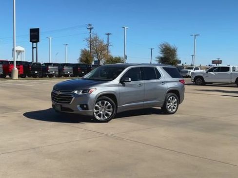 Used 2020 Chevrolet Traverse Premier w/ LPO, Floor Liner Package image 4