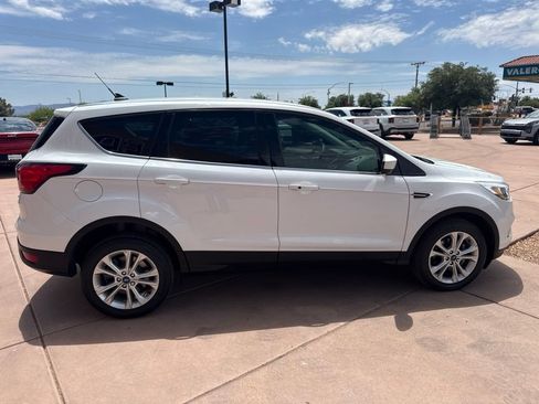 Certified 2019 Ford Escape SE FWD image 10