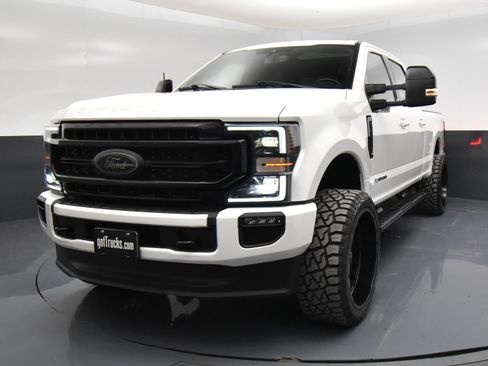 Used 2022 Ford F250 Lariat w/ Black Appearance Package image 2