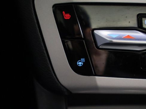 Used 2022 Ford Explorer XLT w/ Equipment Group 202A image 43