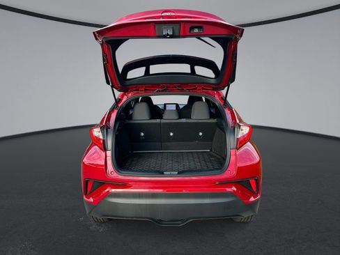 Used 2022 Toyota C-HR XLE FWD image 29
