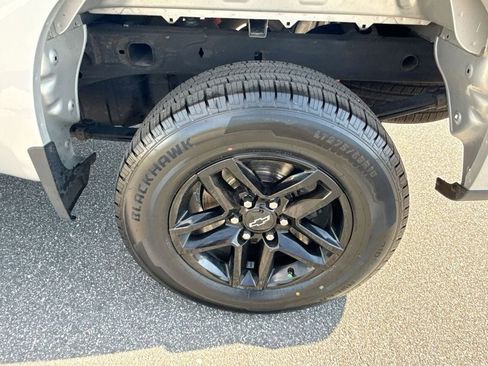 Used 2021 Chevrolet Silverado 1500 Custom Trail Boss AWD/4WD image 16
