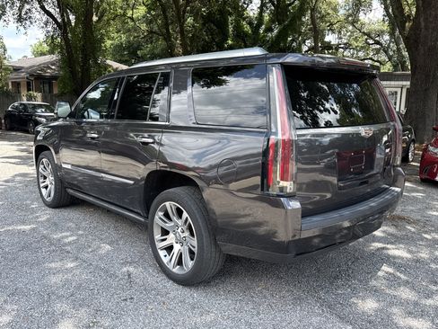 Used 2015 Cadillac Escalade Premium AWD/4WD image 3
