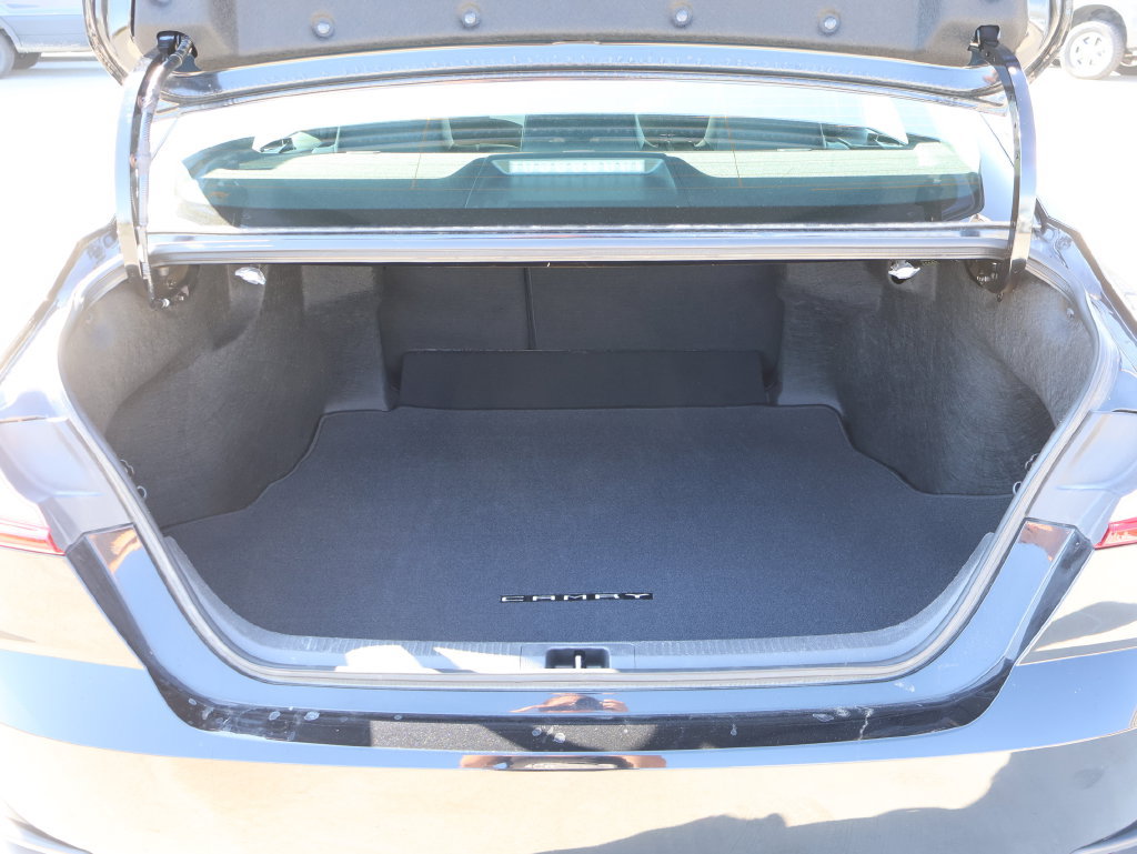Used 2026 Toyota Camry SE FWD image 13