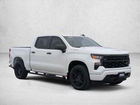 Used 2024 Chevrolet Silverado 1500 Custom image 3