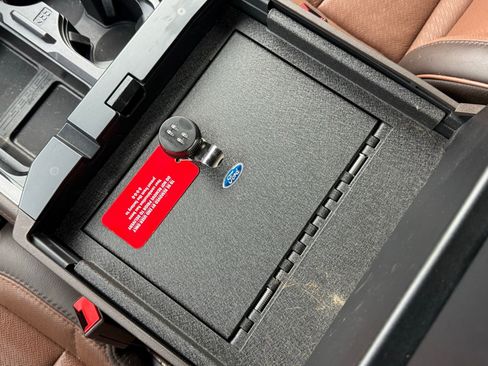 Used 2024 Ford F350 King Ranch w/ FX4 Off-Road Package image 30