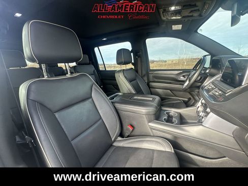 Used 2023 GMC Yukon XL SLT w/ SLT Luxury Package image 29