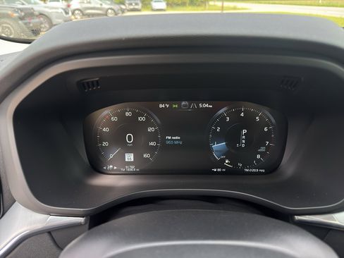 Used 2018 Volvo XC60 T5 Momentum w/ Convenience Package AWD/4WD image 19
