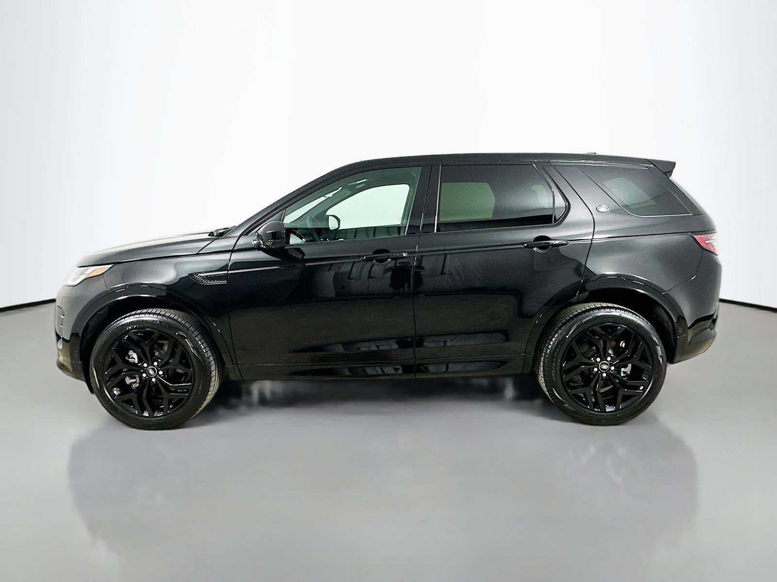 New 2026 Land Rover Discovery Sport Landmark AWD/4WD image 8