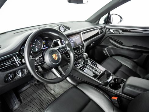 Used 2023 Porsche Macan AWD/4WD image 4