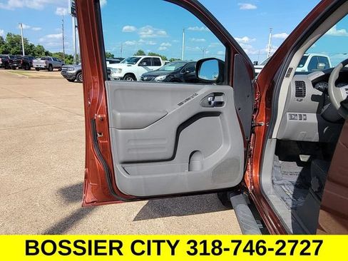 Used 2017 Nissan Frontier Desert Runner RWD image 18