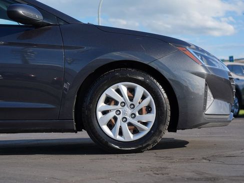 Used 2020 Hyundai Elantra SE FWD image 11