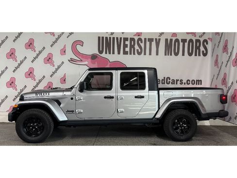 Used 2021 Jeep Gladiator Willys image 8