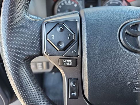 Used 2020 Toyota Tacoma TRD Off-Road w/ TRD Premium Off Road Package AWD/4WD image 11