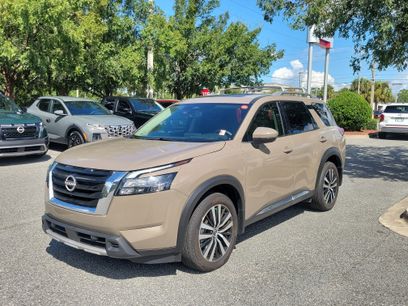 Used 2025 Nissan Pathfinder Platinum w/ Cargo Package