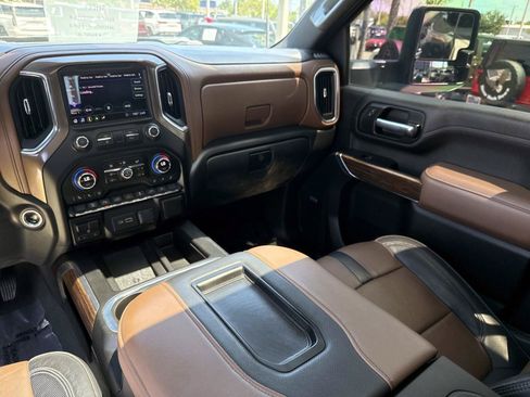 Used 2021 Chevrolet Silverado 3500 High Country AWD/4WD image 17
