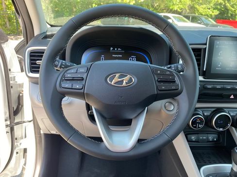 New 2026 Hyundai Venue SEL FWD image 13
