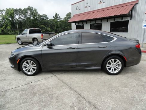 Used 2015 Chrysler 200 Limited image 3