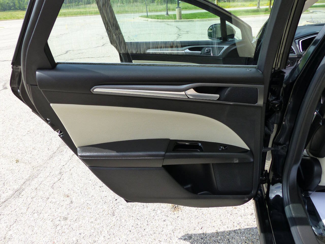 Used 2016 Ford Fusion Titanium FWD image 35