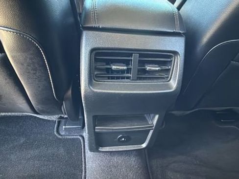 Used 2023 Ford Edge SEL image 25