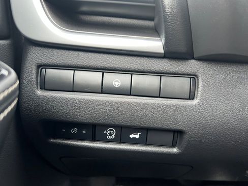 Used 2024 Nissan Rogue SV image 17