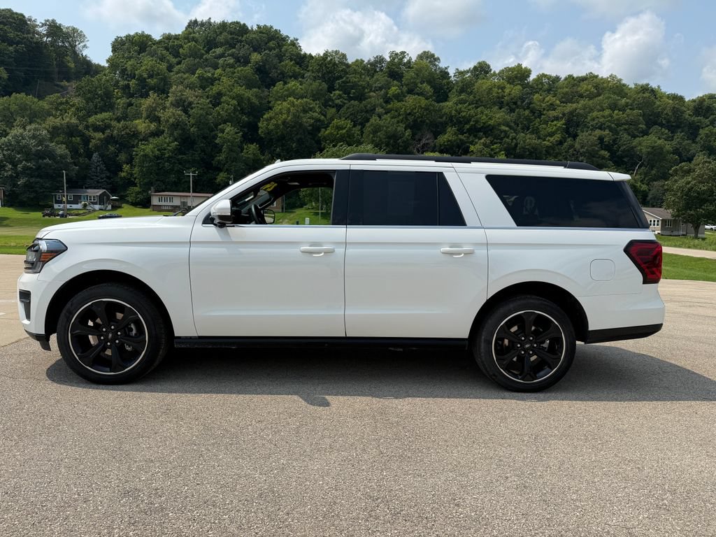 Used 2024 Ford Expedition Max Limited AWD/4WD image 8