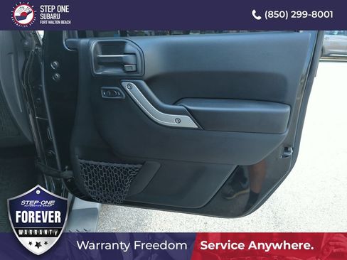 Used 2017 Jeep Wrangler Unlimited Sahara w/ Connectivity Group AWD/4WD image 29