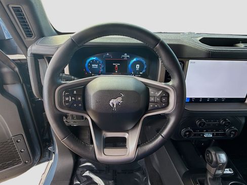 Used 2025 Ford Bronco Outer Banks image 10