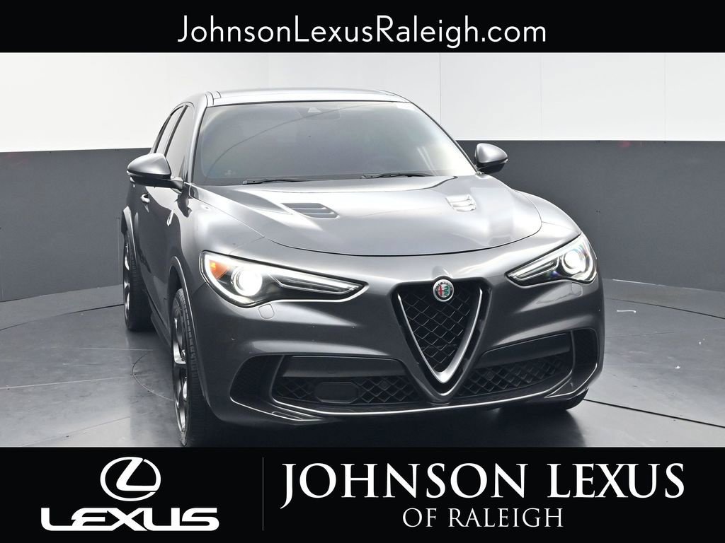 Used 2018 Alfa Romeo Stelvio Quadrifoglio w/ Driver Assist Dynamic Package AWD/4WD image 4