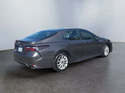 Used 2024 Toyota Camry SE FWD image 5