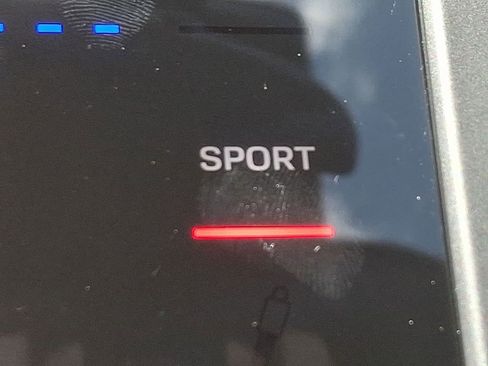 Used 2025 Porsche Macan image 23