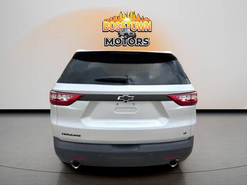 Used 2019 Chevrolet Traverse LT FWD image 4