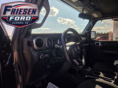 Used 2021 Jeep Wrangler Sport AWD/4WD image 13
