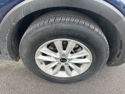 Used 2019 Kia Sorento LX image 36