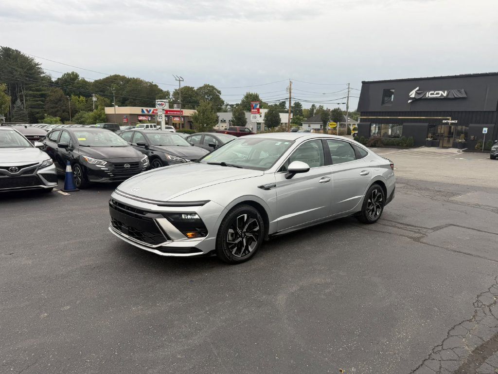 Used 2024 Hyundai Sonata SEL FWD image 1