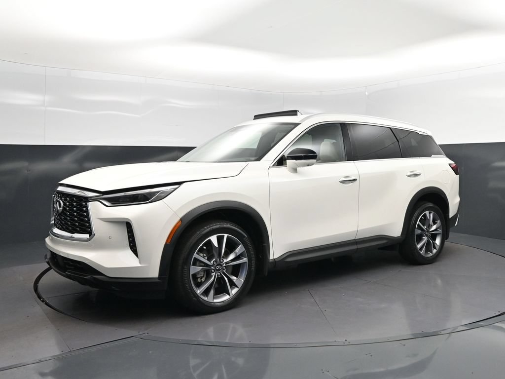 Used 2024 INFINITI QX60 Luxe FWD image 3