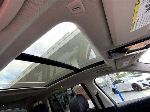 Used 2024 BMW X7 xDrive40i image 13