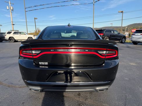 Used 2018 Dodge Charger SXT Plus w/ Blacktop Package image 6